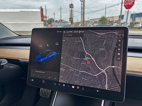 Used 2018 Tesla Model 3 Performance image 27