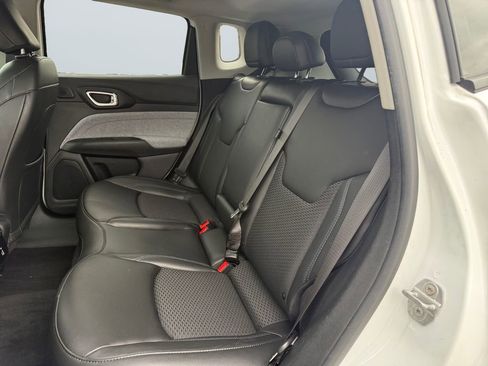 Used 2022 Jeep Compass Latitude w/ Sun and Sound Group image 13