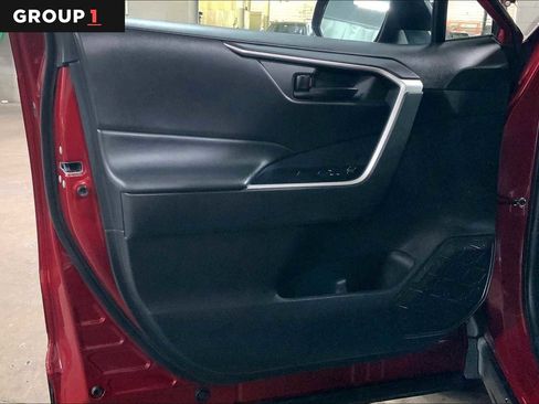 Used 2021 Toyota RAV4 LE image 22