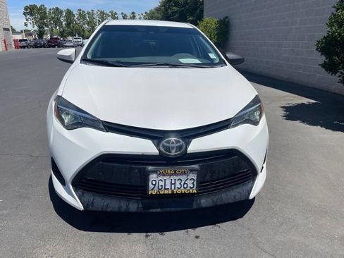 Used 2019 Toyota Corolla LE w/ Carpet Mat Package (TMS) FWD image 2