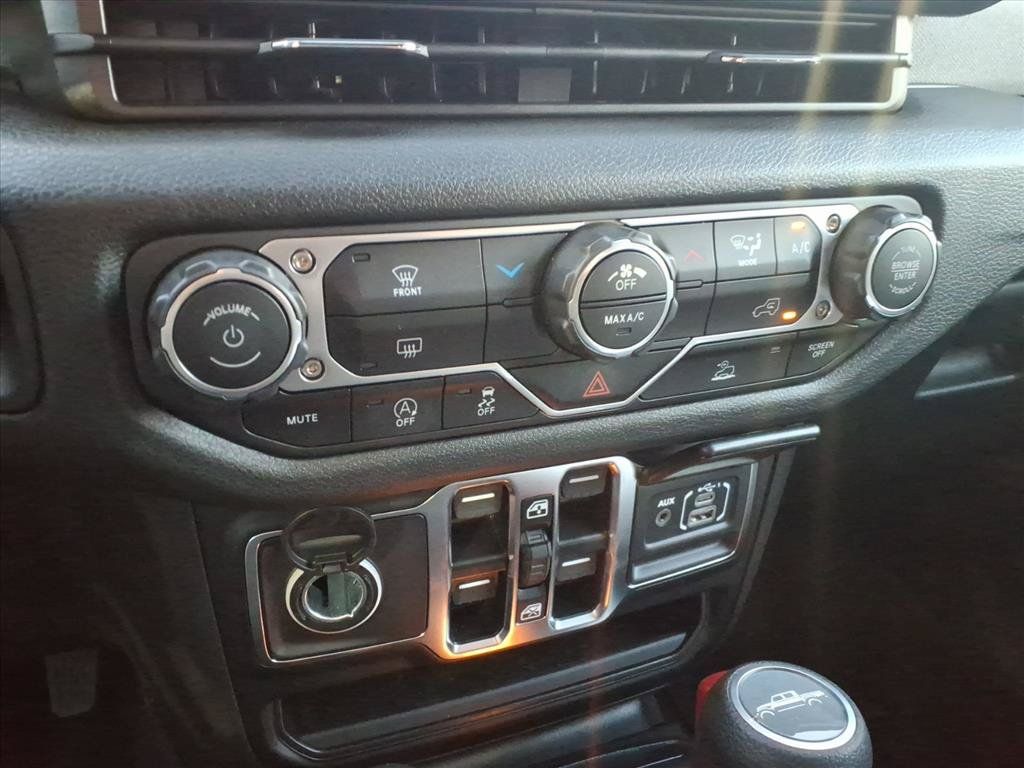 Used 2025 Jeep Gladiator Sport AWD/4WD image 25