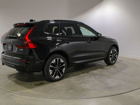 New 2026 Volvo XC60 T8 Plus w/ Climate Package AWD/4WD image 5