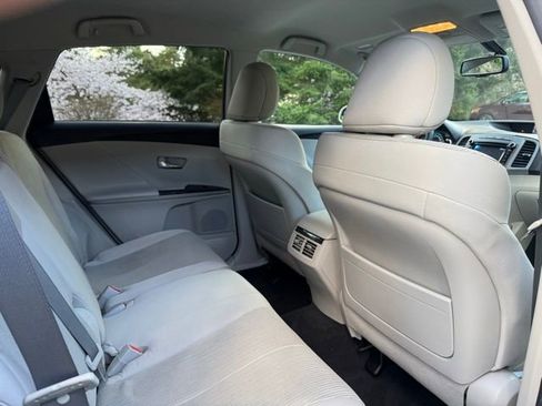 Used 2013 Toyota Venza LE w/ LE Convenience Pkg image 26