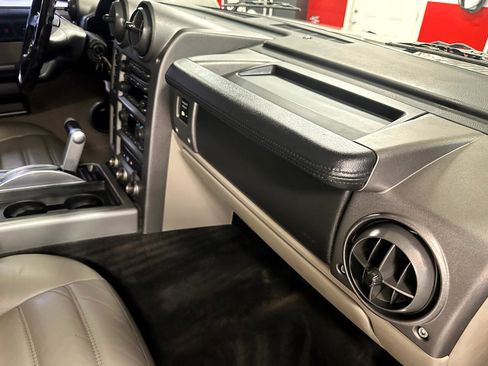 Used 2004 HUMMER H2 w/ Preferred Equipment Group image 34