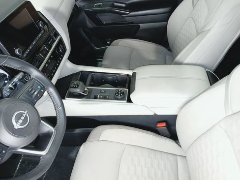 Used 2024 Nissan Pathfinder SV w/ SV Premium Package AWD/4WD image 20