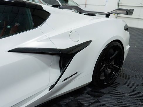 Used 2023 Chevrolet Corvette Z06 w/ Z07 Performance Package RWD image 16