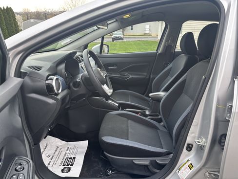 Used 2025 Nissan Versa SV FWD image 13