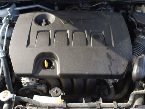 Used 2018 Toyota Corolla LE image 25