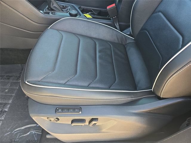 Used 2023 Volkswagen Tiguan SEL R-Line AWD/4WD image 13