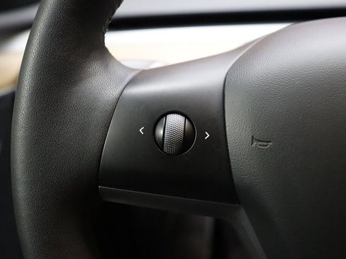 Used 2023 Tesla Model Y Long Range image 44