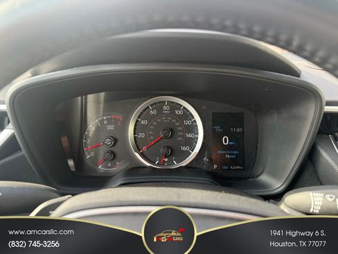 Used 2021 Toyota Corolla SE FWD image 2