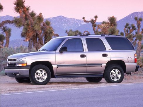 Used 2004 Chevrolet Tahoe LS w/ Preferred Equipment Group RWD image 1