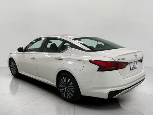 Certified 2025 Nissan Altima 2.5 SV FWD image 6