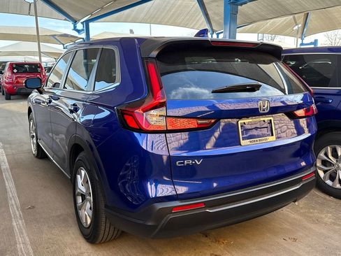 Used 2025 Honda CR-V LX image 6