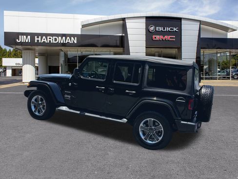 Used 2022 Jeep Wrangler Unlimited Sahara w/ Cold Weather Group image 7
