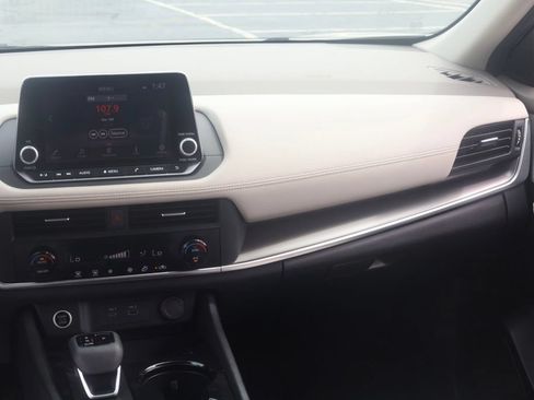 Used 2023 Nissan Rogue SV AWD/4WD image 26