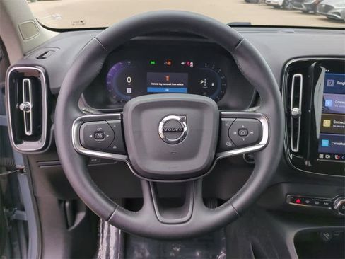Used 2023 Volvo XC40 B5 Core w/ Convenience Package image 14
