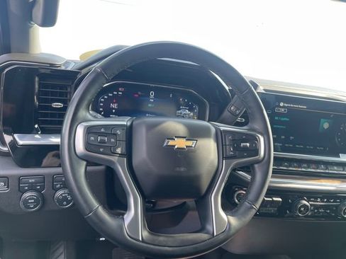 Used 2025 Chevrolet Silverado 1500 LT image 9