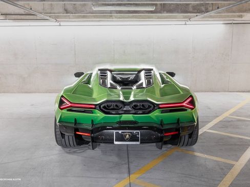 Used 2024 Lamborghini Revuelto image 11