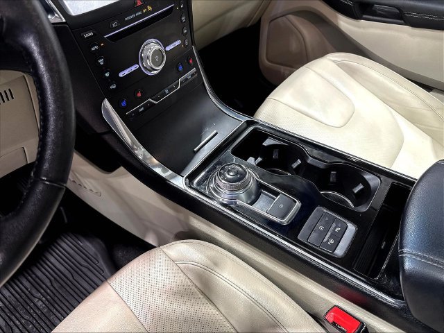 Used 2019 Ford Edge Titanium w/ Equipment Group 301A AWD/4WD image 22