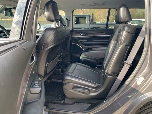 Used 2023 Jeep Grand Cherokee L Limited w/ Luxury Tech Group II AWD/4WD image 13