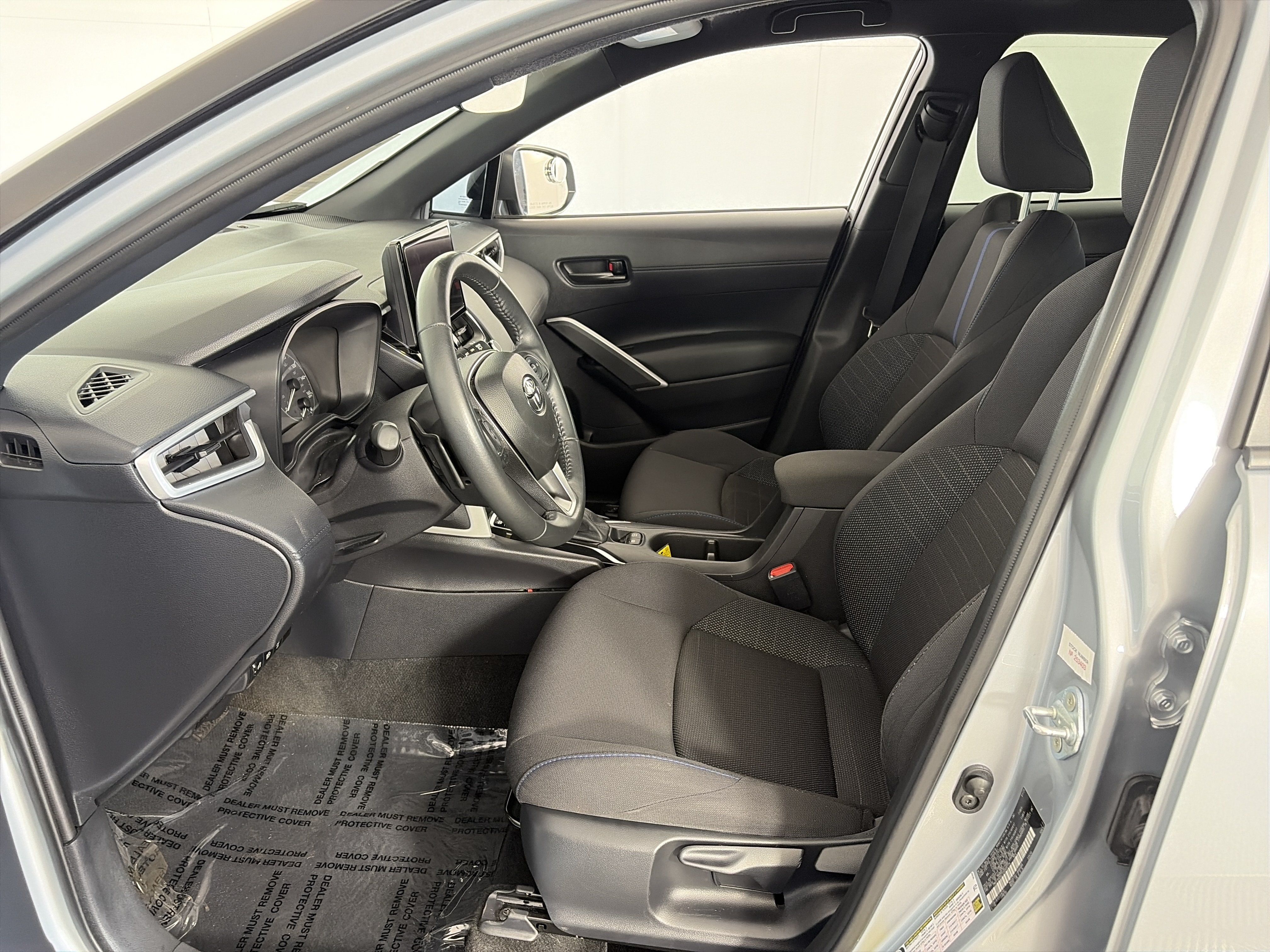 Used 2025 Toyota Corolla Cross AWD Hybrid image 6
