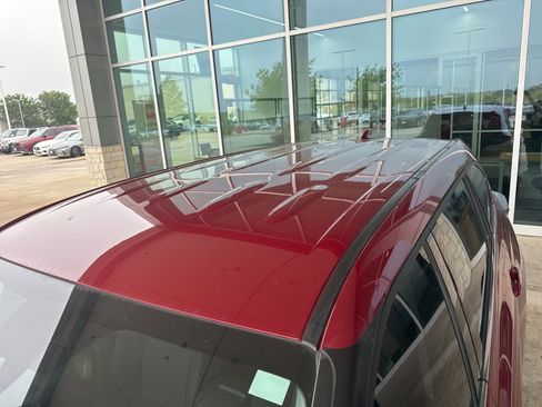 Used 2021 Toyota Highlander LE FWD image 11