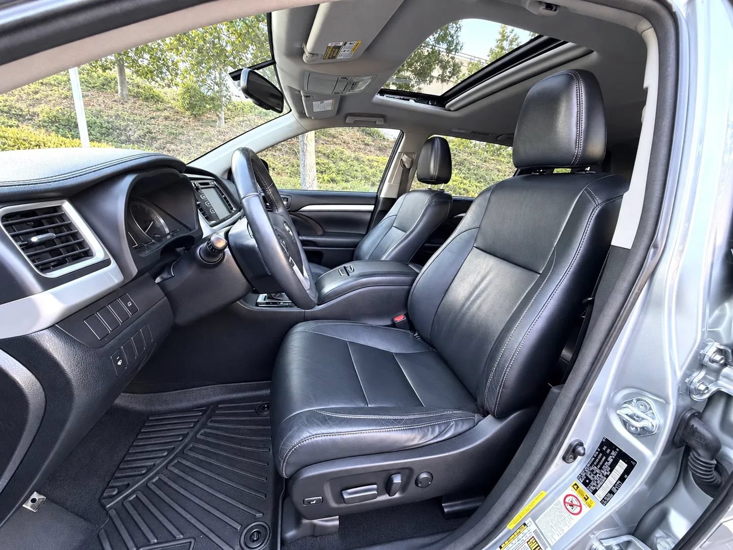 Used 2016 Toyota Highlander XLE FWD image 10