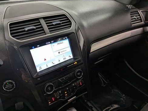 Used 2018 Ford Explorer XLT w/ Equipment Group 202A image 14
