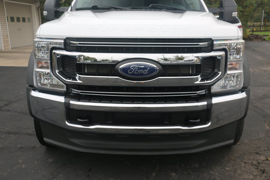 Used 2022 Ford F550 4x4 Crew Cab Super Duty w/ Power Equipment Group image 44