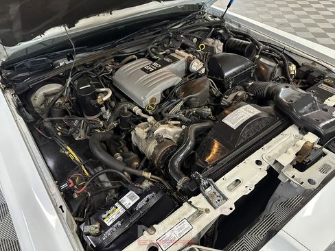 Used 1988 Lincoln Town Car Signature image 49