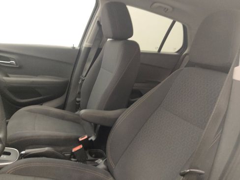 Used 2019 Chevrolet Trax LS w/ Tint and Cruise Package FWD image 17