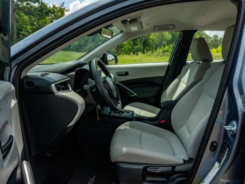 Used 2026 Toyota Corolla Cross L FWD image 12