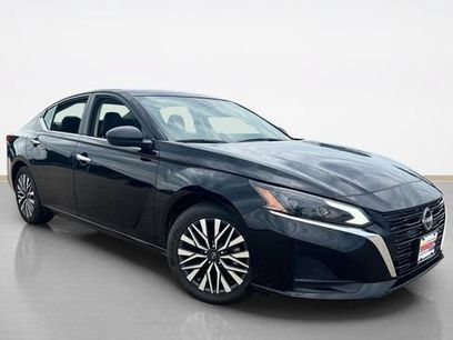 Used 2024 Nissan Altima 2.5 SV