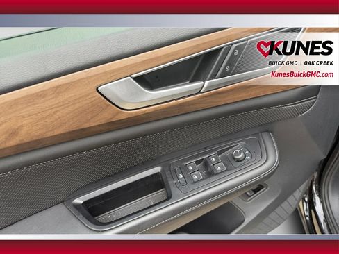 Used 2025 Volkswagen Atlas SE FWD image 21