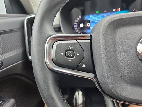 Used 2024 Volvo XC40 B5 Plus w/ Climate Package AWD/4WD image 25