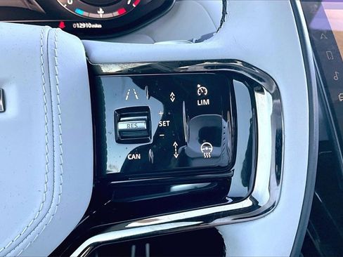 Used 2023 Land Rover Range Rover Sport SE Dynamic image 21