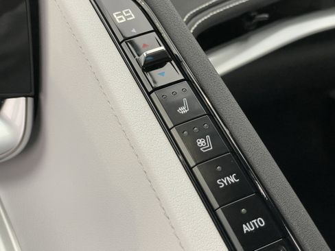 Certified 2025 Chevrolet Corvette Stingray Preferred Cpe w/ Z51 Performance Package image 23