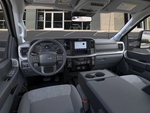 New 2026 Ford F250 XLT w/ FX4 Off-Road Package image 9