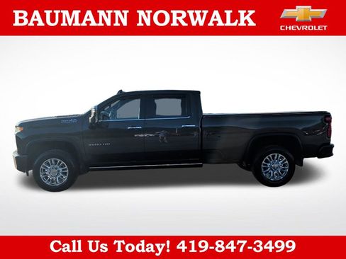 Used 2022 Chevrolet Silverado 3500 High Country w/ Z71 Off-Road Package AWD/4WD image 4