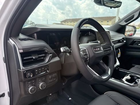 New 2026 GMC Yukon XL Elevation AWD/4WD image 16