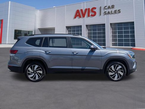 Used 2025 Volkswagen Atlas SE AWD/4WD image 5