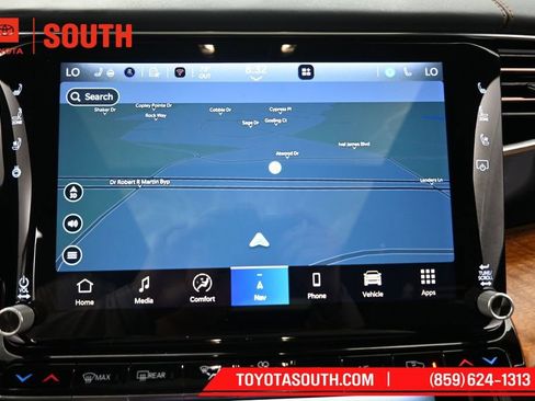 Used 2022 Jeep Grand Wagoneer Series III AWD/4WD image 16