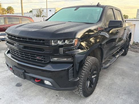 Used 2020 Chevrolet Silverado 1500 LT Trail Boss image 3