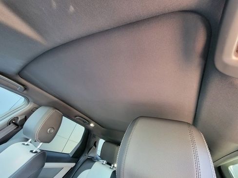 Used 2025 Land Rover Discovery Sport Dynamic SE image 36