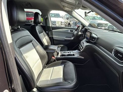 Certified 2024 Ford Explorer XLT w/ Equipment Group 202A AWD/4WD image 11