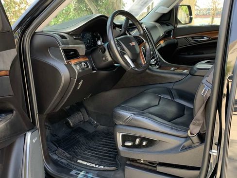 Used 2016 Cadillac Escalade Premium image 12