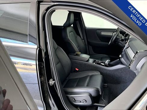 Certified 2025 Volvo XC40 B5 Plus image 10
