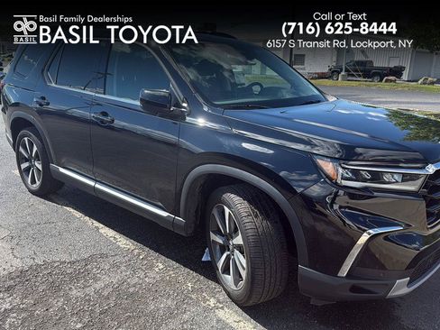 Used 2023 Honda Pilot Elite image 1