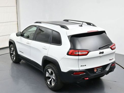 Used 2015 Jeep Cherokee Trailhawk w/ Comfort/Convenience Group AWD/4WD image 36